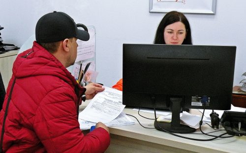 Кам'янчани скаржаться на низьку якість обслуговування в ЦОК 