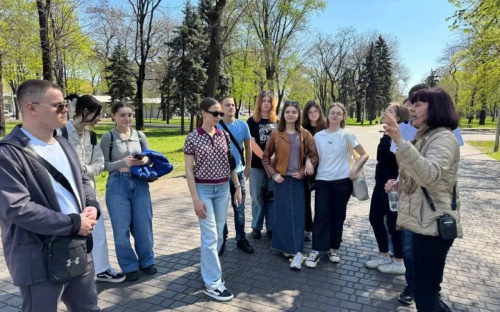 Історія на дотик: як Кам’янське повернулося у ХІХ століття під час екскурсії «Вулицями часу»