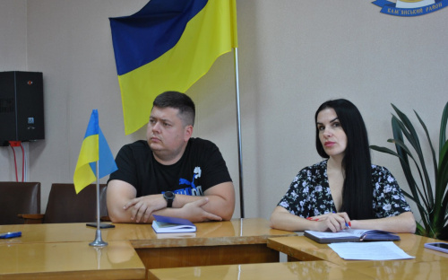 Кам’янське ділиться досвідом з районом: як протидіяти нелегальному продажу алкоголю та тютюну