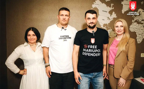 Сюрприз для захисника: Олександр Усик завітав на новосілля до оборонця Маріуполя