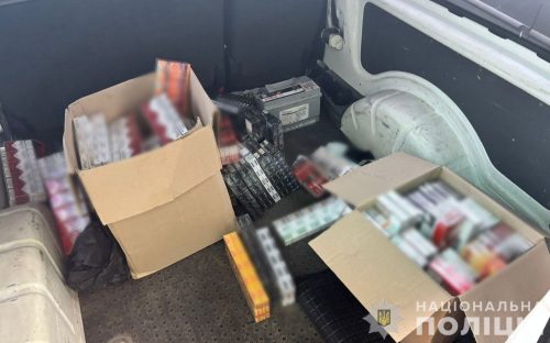 Поліцейські Кам'янського району вилучили тютюновий та алкогольний контрафакт на сто тисяч гривень