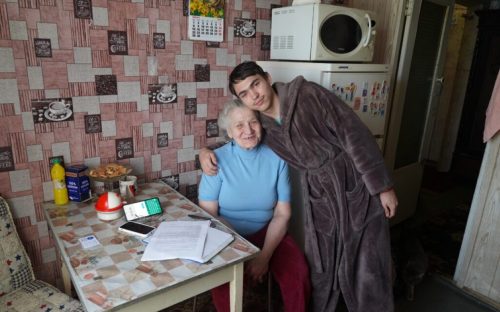 Як переселенці з Донбасу будують нове життя у Кам'янському - історія бабусі та двох онуків