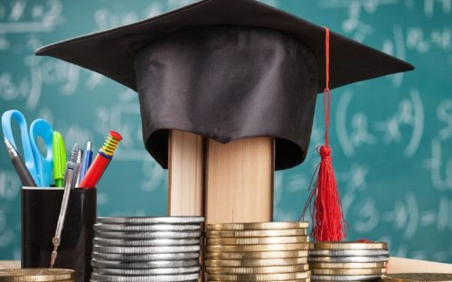 Мешканці Кам’янського можуть отримати від благодійників грант до 700 $ на навчання
