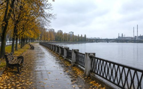 Теплий вересень, мінливий жовтень і перший мокрий сніг: якою може бути осінь на Дніпропетровщині
