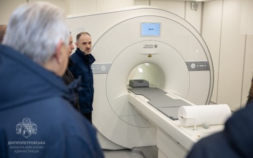 Перший сучасний МРТ для лікарні Кам’янського: громада, область і НСЗУ об’єднали зусилля