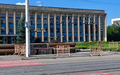 Ремонт тепломережі у Кам’янському триває: громадський транспорт курсуватиме за зміненим маршрутом ще певний час