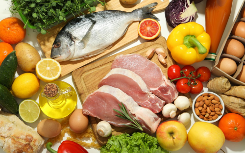 Світло вимкнули, а холодильник повний: як зберегти продукти в спеку