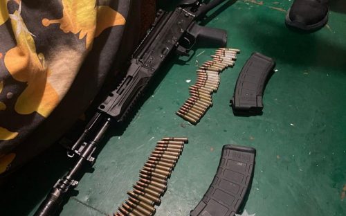 Автомат Калашникова, гранати та сотні патронів: мешканець Кам’янського району мав нелегальний арсенал