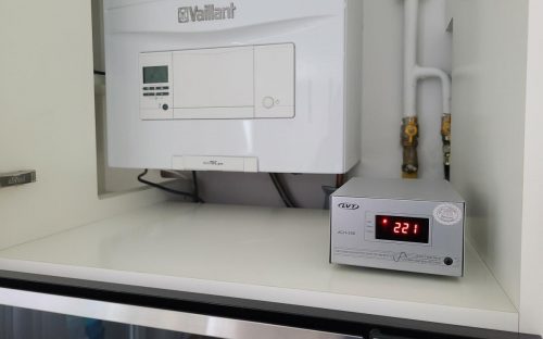 «Рятівний прилад»: чому кам’янчанам із газовими котлами необхідно встановити стабілізатор напруги