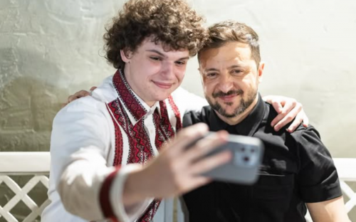 Юний герой із Дніпра: Тимофій Потеряйло отримав нагороду від Зеленського за мужність і волонтерство