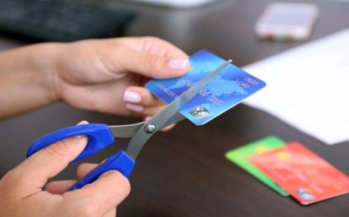 Блокування рахунків через переказ коштів з картки на картку: як банки контролюють обіги та чи можна подолати ліміти
