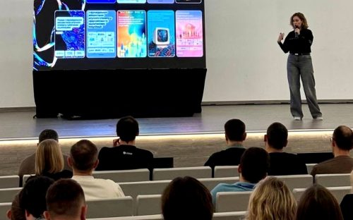 Розвиток IT-освіти: як Метінвест Політехніка дослідила тренди ШІ  на конференції Future Code