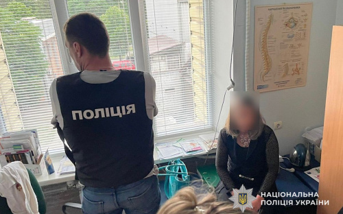 Корупція в медицині: У Кам'янському лікарка 