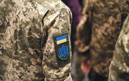 Ветерани підкорюють хвилі у Києві: адаптивний яхтинг як шлях до реабілітації