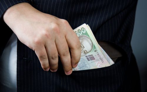 Тіньові доходи ФОП під прицілом: як податкова викриває популярну схему та які штрафи загрожують