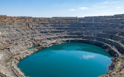 Дніпровська Атлантида: що приховують води Криворізького затопленого кар’єру