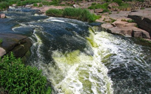 Водоспад посеред степу: де на Дніпропетровщині знаходиться унікальне каскадне диво