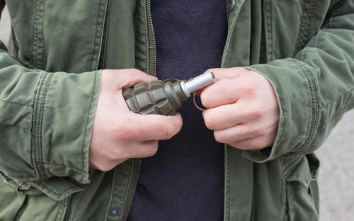 Трагедія в Кам’янському районі: чоловік гранатою убив жінку та поранив дівчину-підлітка