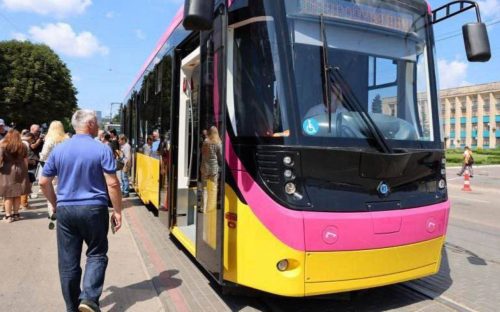 У Кам'янському за підтримки Метінвесту оновлюють трамвайний парк