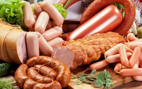 Що насправді ховається у складі дешевої ковбаси та чи безпечно це їсти: вся правда від експертів