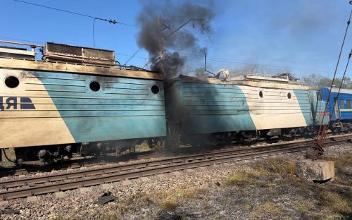 У Кам’янському районі дрон влучив у потяг: є затримки рейсів