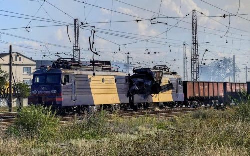 Атака на Кам’янський район: ворожий безпілотник підпалив електровоз у Верхівцевому