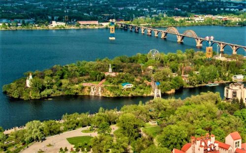 Загадки Монастирського острова: чи існують підземні тунелі та що шукають езотерики на Дніпропетровщині