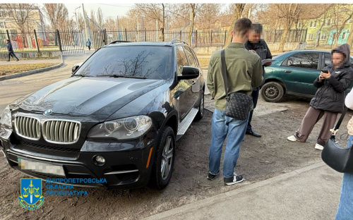 Гуманітарка на продаж: на Дніпропетровщині шахраї збували авто, призначені для ЗСУ