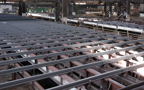 Шахтарі Покровська отримали понад 4000 тонн українського профілю від Каметсталі
