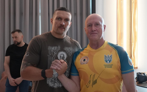 Олександра Усика перед двобоєм підтримав Едуард Аноткін, видатний тренер та працівник Каметсталі