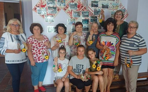 Авдіївці у Кам'янському створили родинні обереги напередодні Дня Незалежності