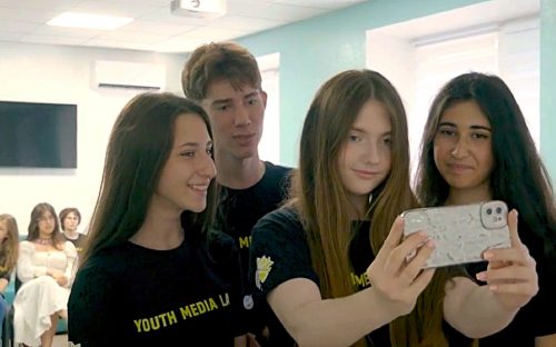 Медіа-школа у Кам'янському: молодь запрошують прокачати навички у фотографії та дизайні