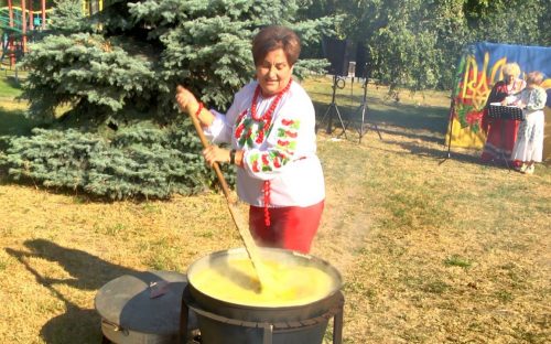 Козацька страва з Дніпропетровщини, яку готують усім селом: чому вона стала національним надбанням