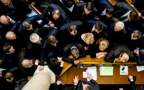 Петиція про мобілізацію чиновників набрала 25 тисяч голосів - тепер її має розглянути Зеленський