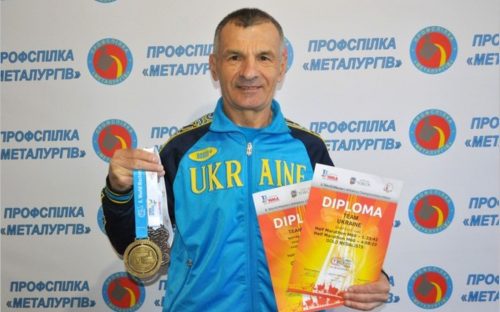 Стаєр з Кам'янського Василь Карпович став чемпіоном світу у півмарафонському забігу