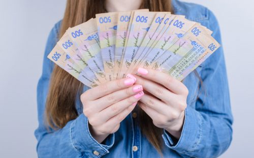 Грошей не буде: чому січневі виплати ВПО «застрягли» в системі та що вимагають зробити від кожного