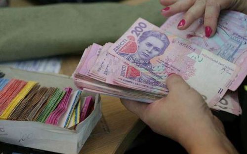 Подвійна пенсія: хто з українців має право на виплати у розмірі 60% від зарплати