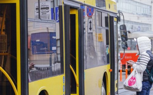 Безкоштовний проїзд 2026: повний перелік пільговиків та інструкція, як поставити на місце нахабного перевізника