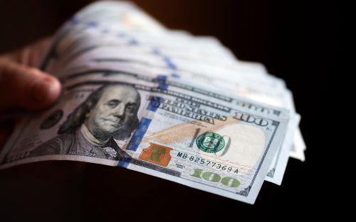 Нетипові долари: що означає зірочка на купюрах і чи можна їх продати дорожче