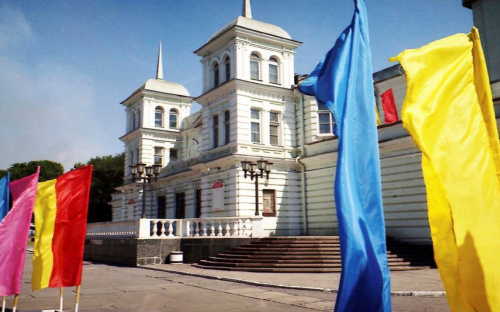 Мистецтво для кожного: у Кам’янському пільговики зможуть відвідувати театр безкоштовно