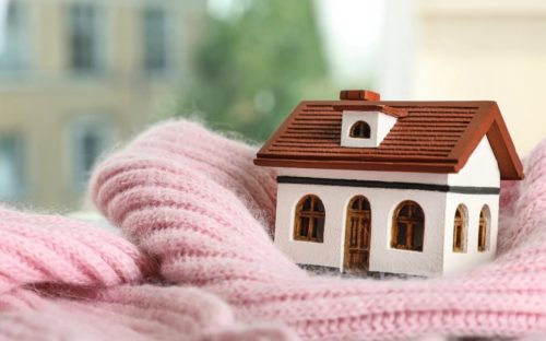 Як підготувати оселю до зими: речі, які допоможуть пережити холод і відключення