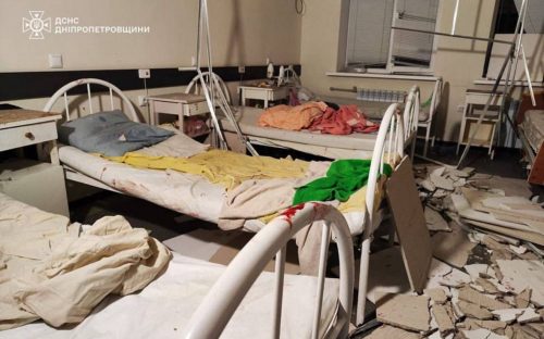 Пологове у Кам’янському після ракетного удару: обвалені стіни, зруйновані двері та знищені інтер’єри
