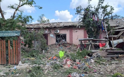 Сьогодні росіяни вдарили по Гуляйполю у Кам'янському районі: військові показали фото наслідків