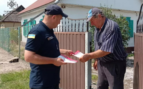 У Кам’янському районі мешканцям розповіли, як не загинути від пожежі