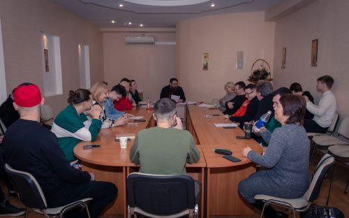 Дух війни та драми: у театрі ім. Лесі Українки покажуть п'єсу Брехта