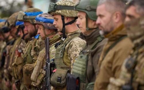 «Квиток в один кінець» чи професійний обов’язок: чому Україна зіткнулася з кризою мобілізації та як її подолати