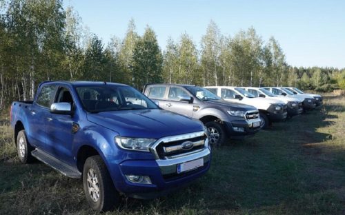 Фонд «Сталевий фронт» Ріната Ахметова підсилив 157-му ОМБр новими пікапами на понад 9 млн грн