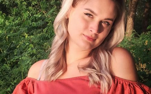 Чув, як вона померла та впізнав по тапочках: чоловік загиблої у Кам’янському вагітної в момент удару розмовляв з нею телефоном