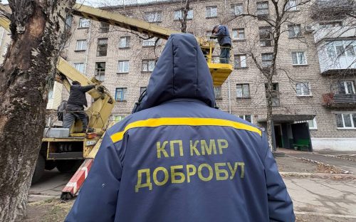 Ранковий обстріл Кам’янського: пошкоджень зазнали 18 будинків, працюють комунальні служби