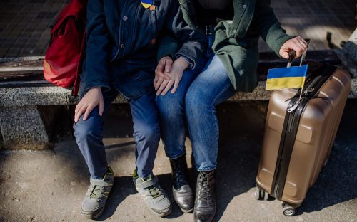 Скільки біженців насправді повернуться на Дніпропетровщину після війни: соціологи та ООН озвучили несподівані цифри